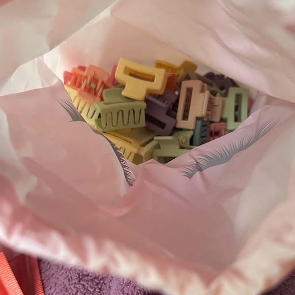 False Eyelash Bundle - Picture 4 of 7